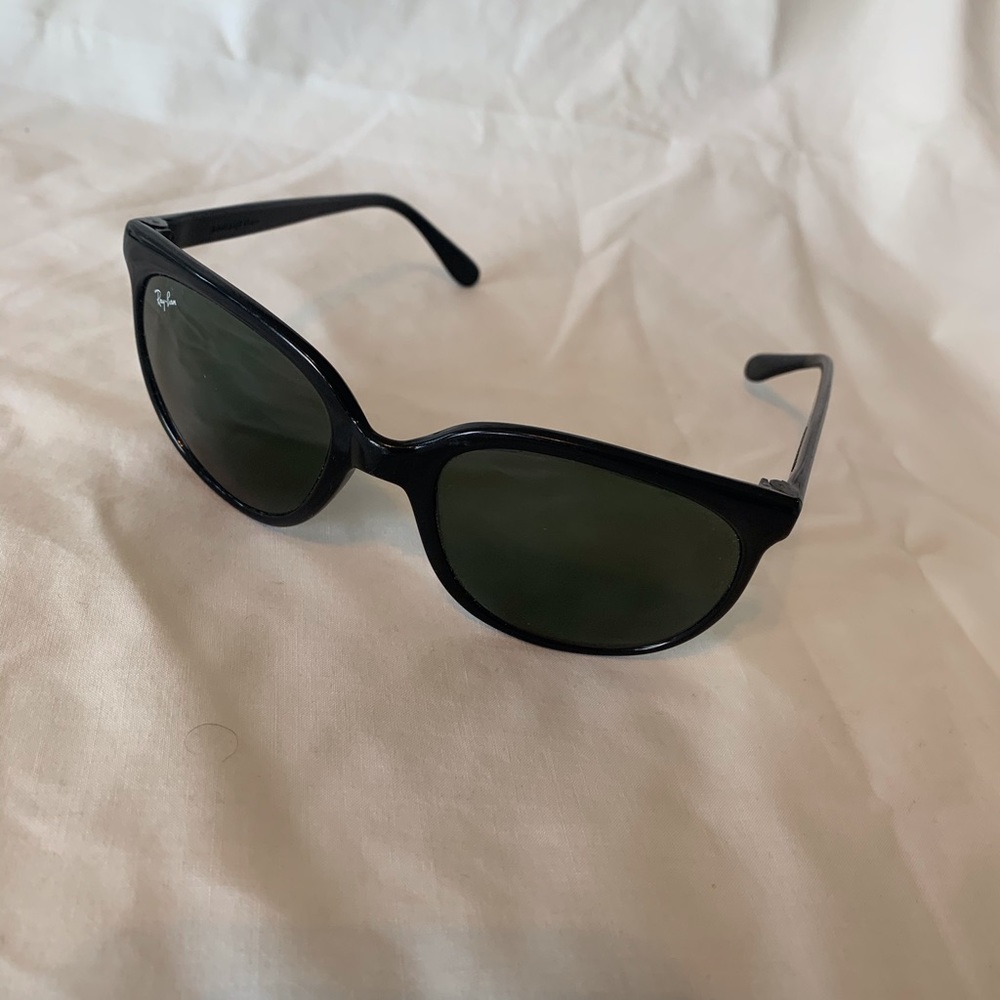 *VINTAGE* Black Ray Ban sunglasses